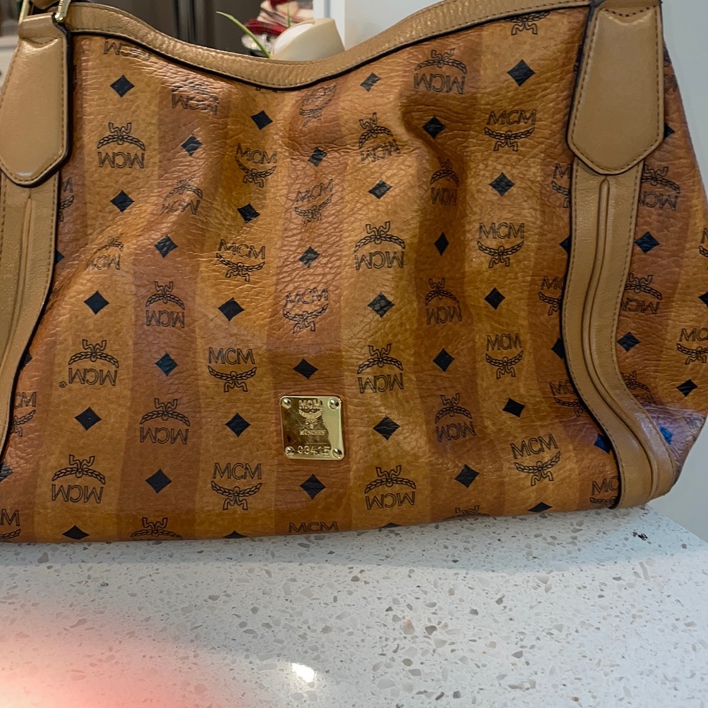 MCM BAG AND MAKEUP CARRY